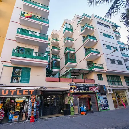 Superior With Balcony 아파트